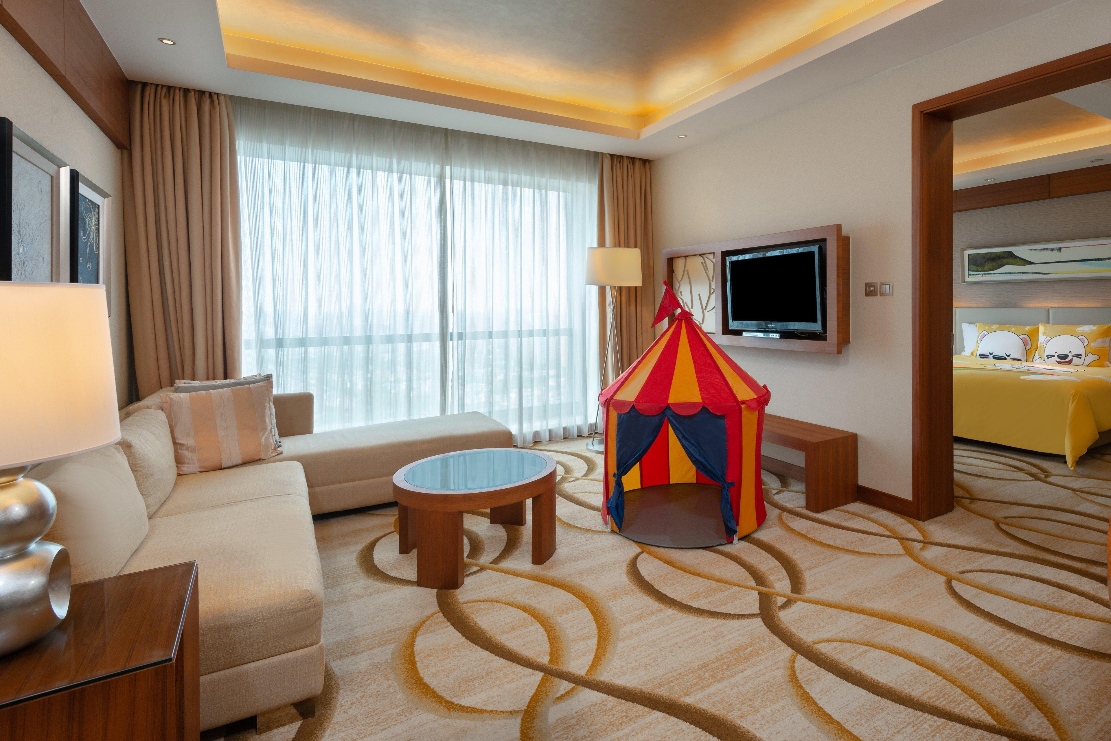 Holiday Inn Shanghai Pudong Kangqiao By Ihg - Free Shuttle Bus To Disney Land, Ins Swimming Pool מראה חיצוני תמונה